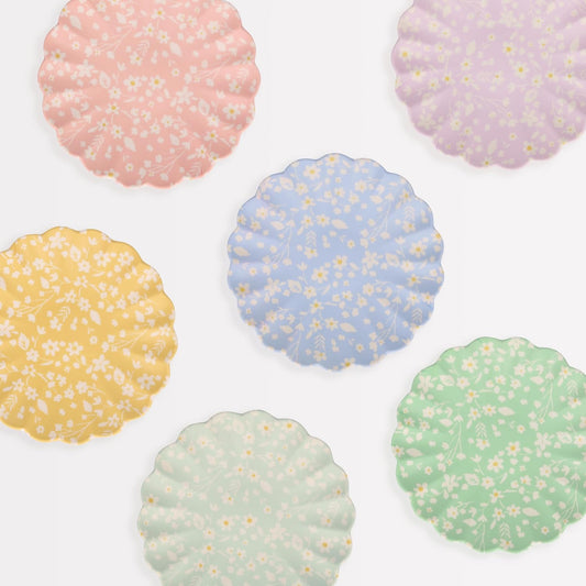 Platos pequeños de bambú con diseño floral Meri Meri